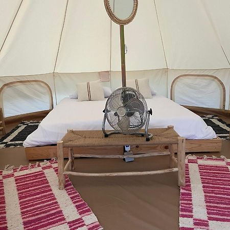 Camping Vila De Sarria Ngoại thất bức ảnh
