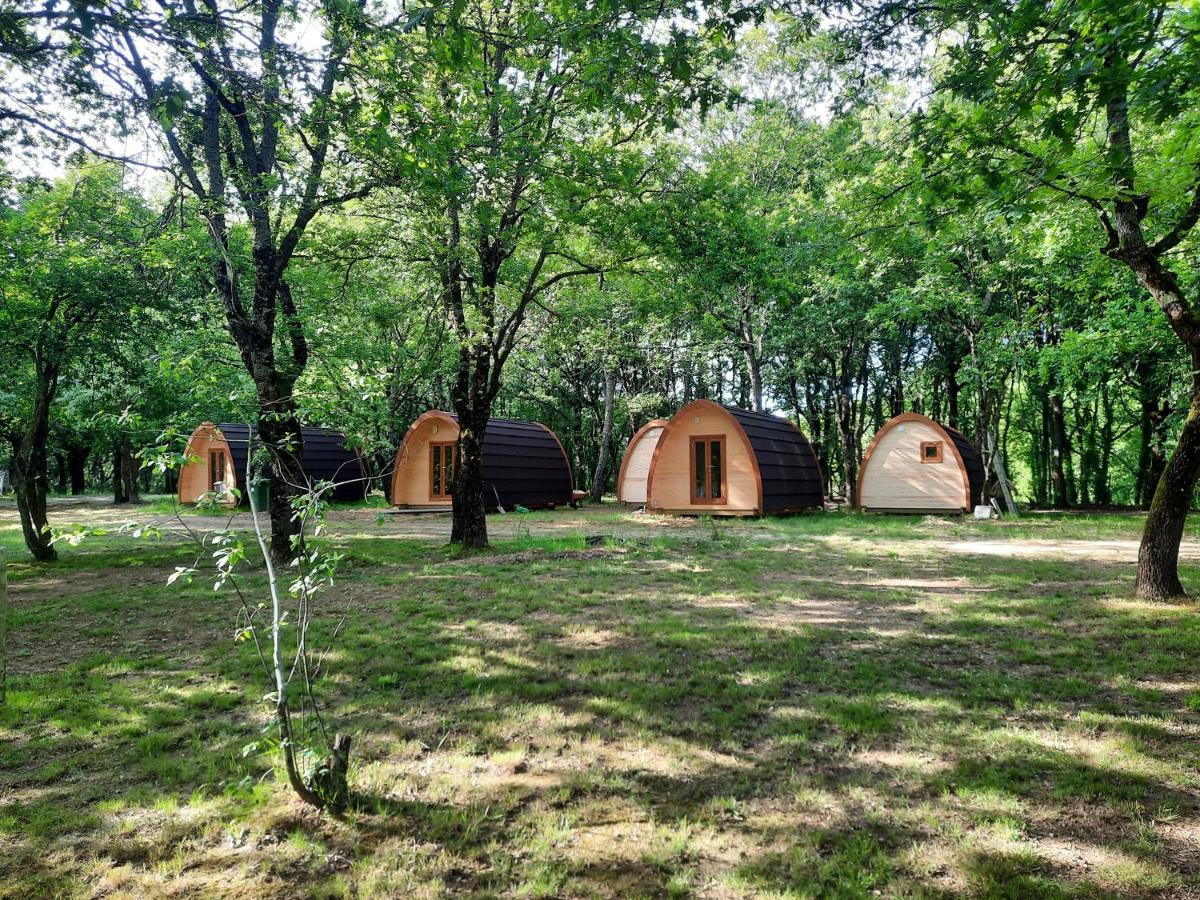 Camping Vila De Sarria Ngoại thất bức ảnh