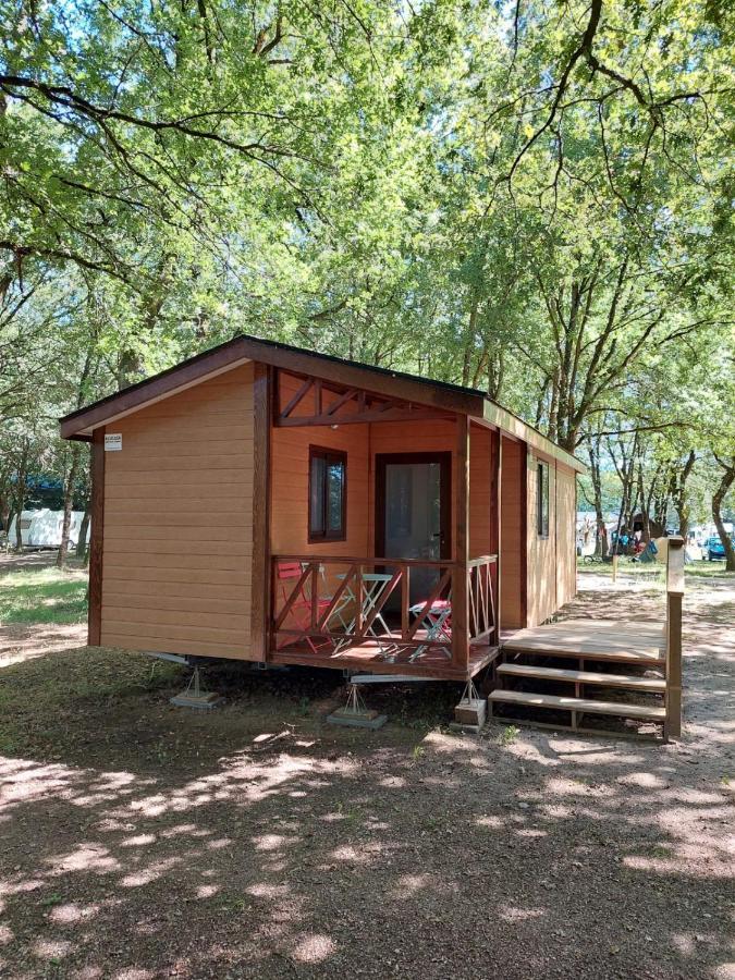 Camping Vila De Sarria Ngoại thất bức ảnh