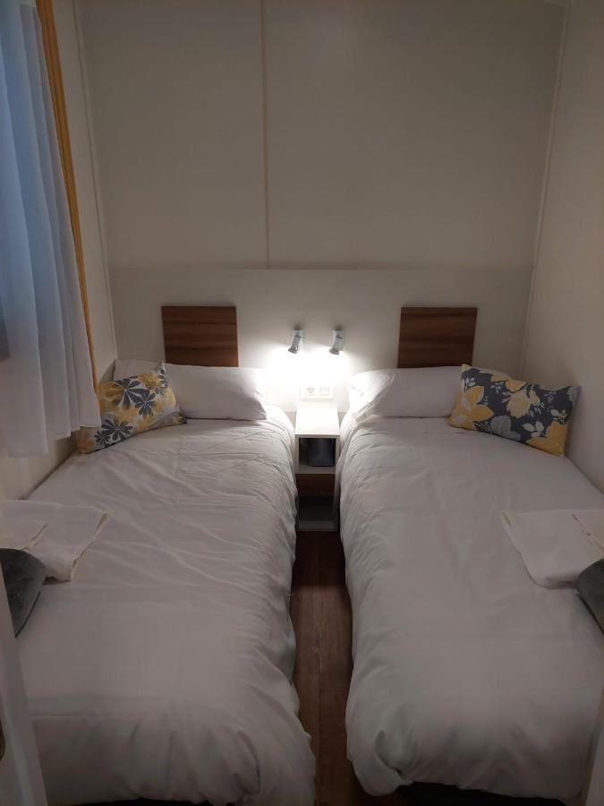 Camping Vila De Sarria Ngoại thất bức ảnh