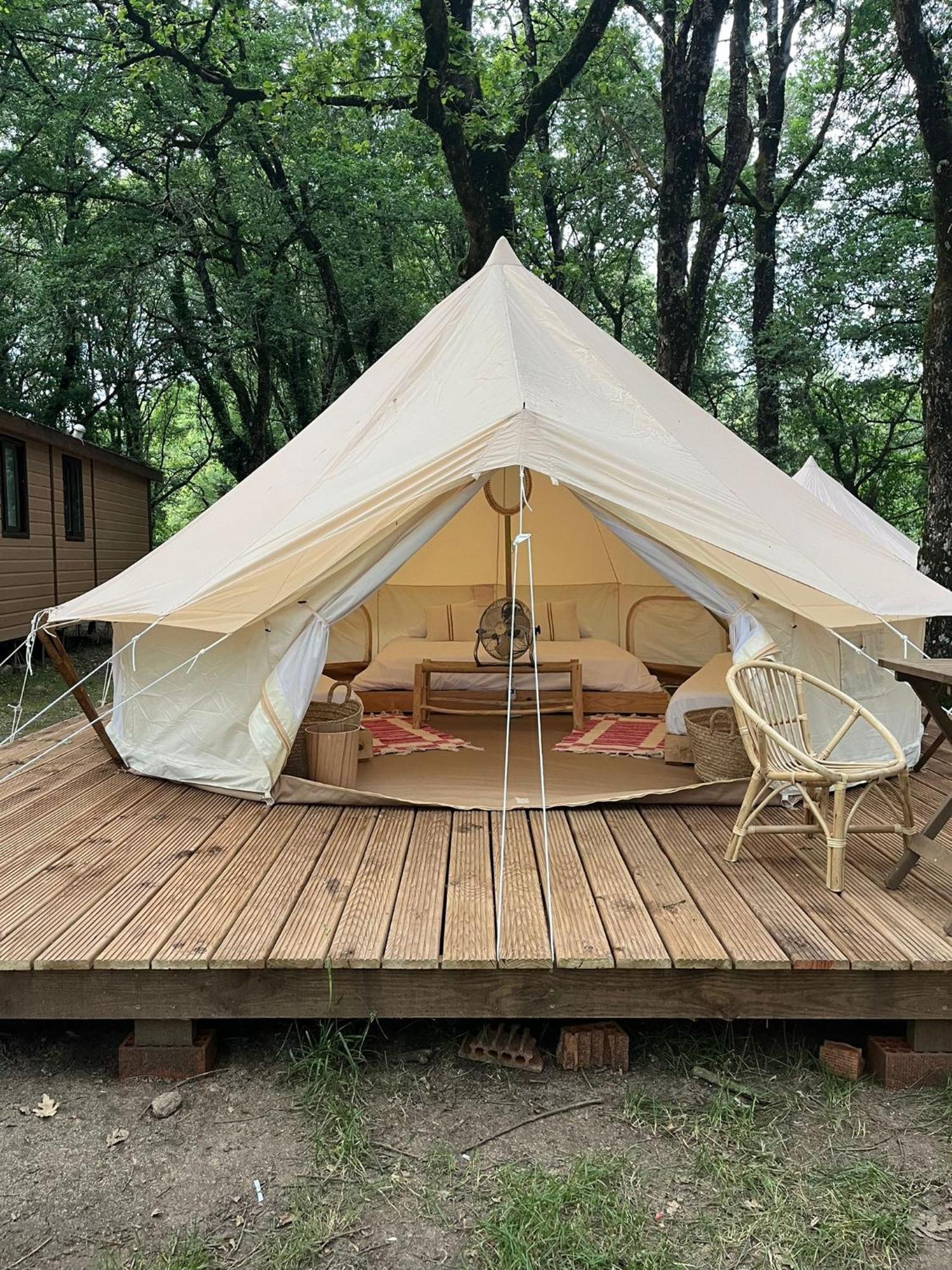 Camping Vila De Sarria Ngoại thất bức ảnh