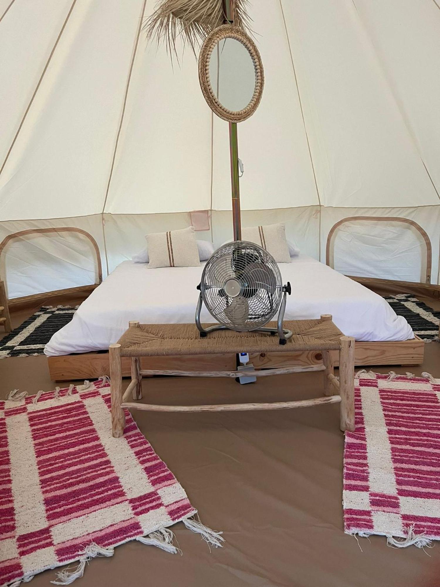 Camping Vila De Sarria Ngoại thất bức ảnh
