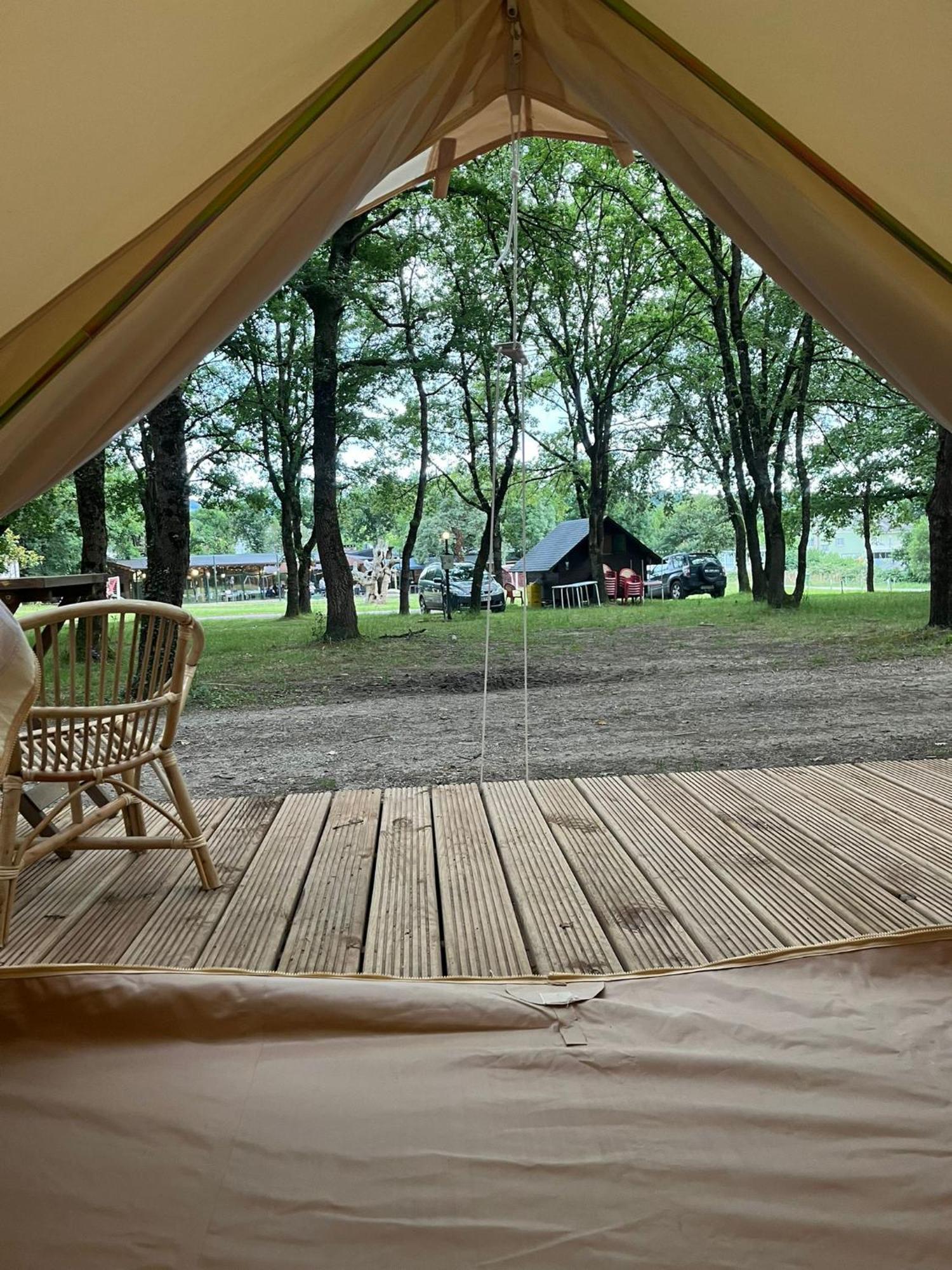 Camping Vila De Sarria Ngoại thất bức ảnh
