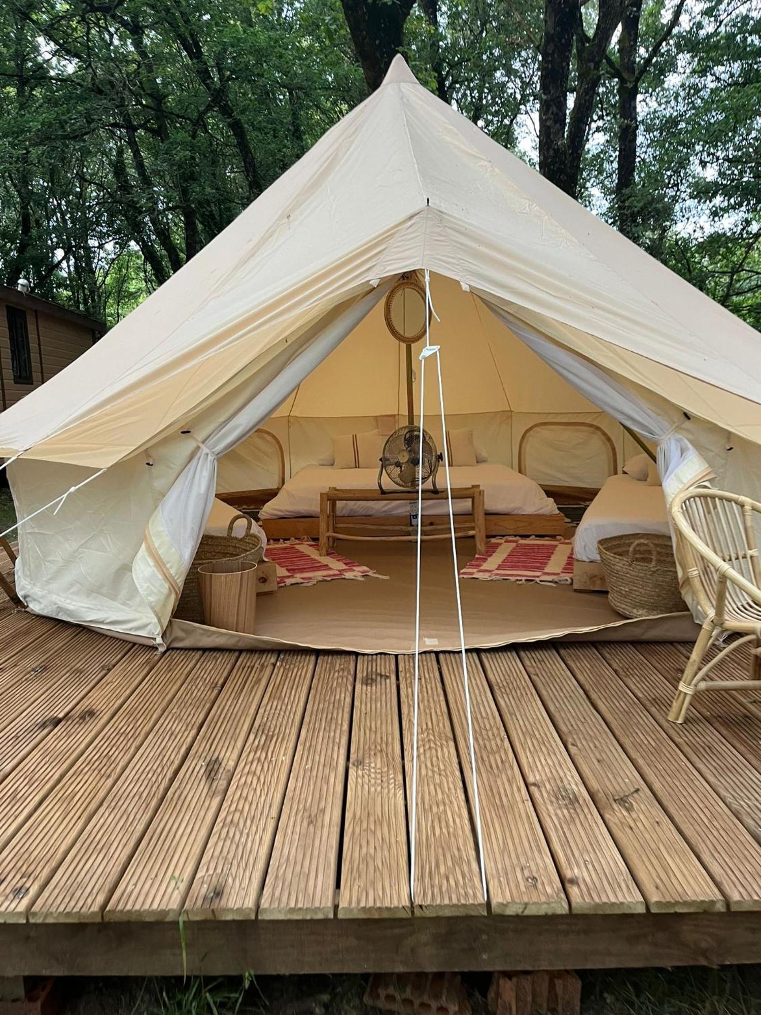 Camping Vila De Sarria Ngoại thất bức ảnh